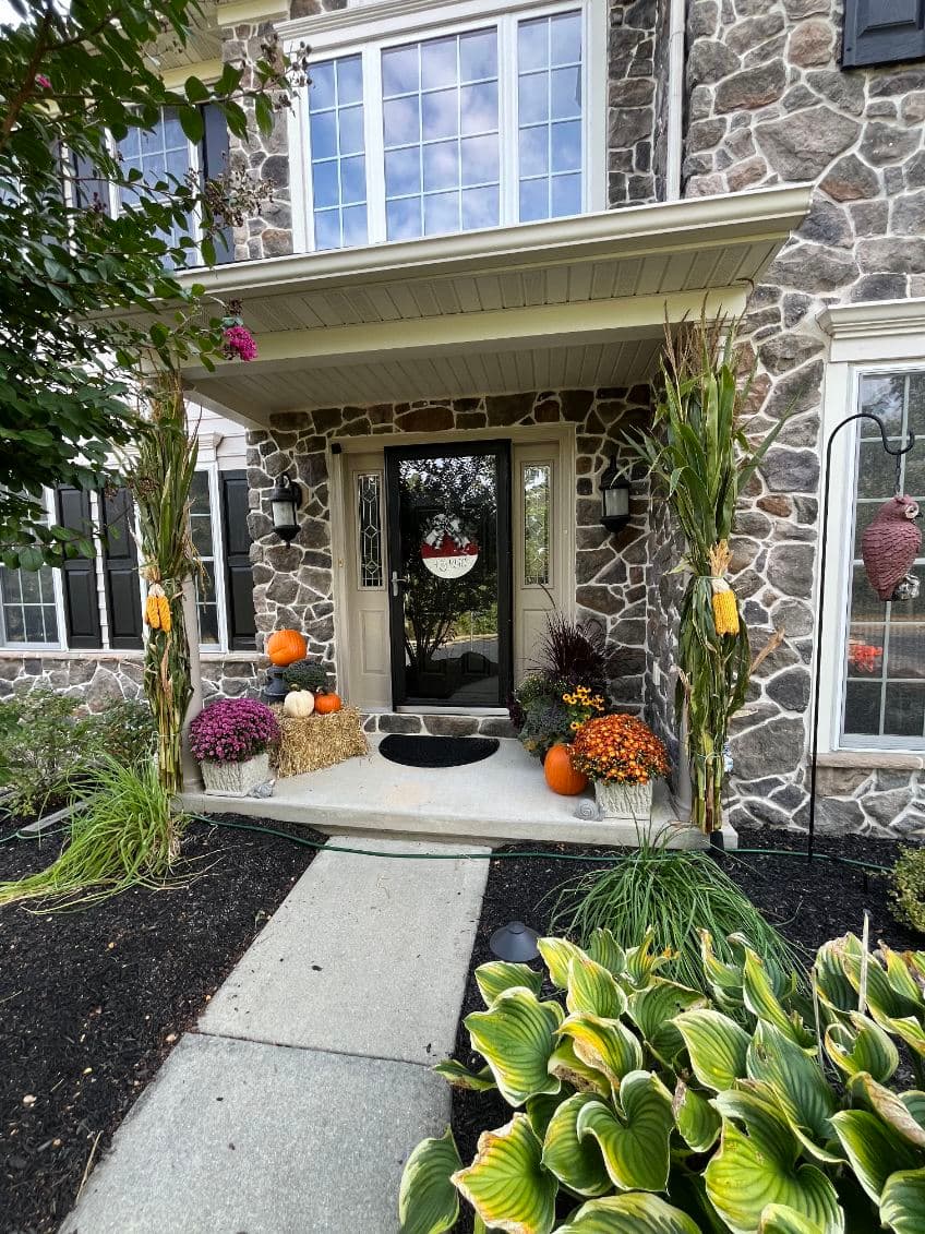 Gallery photos for Showcase Your Home's Charm with Our Seasonal Fall Decor: Image #1