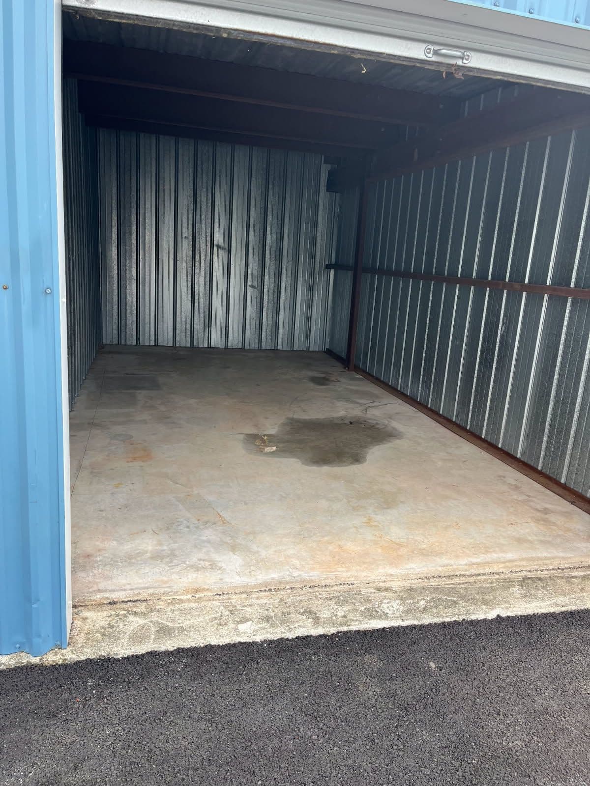 Gallery photos for Efficient Junk Removal of Two Storage Units: Image #2