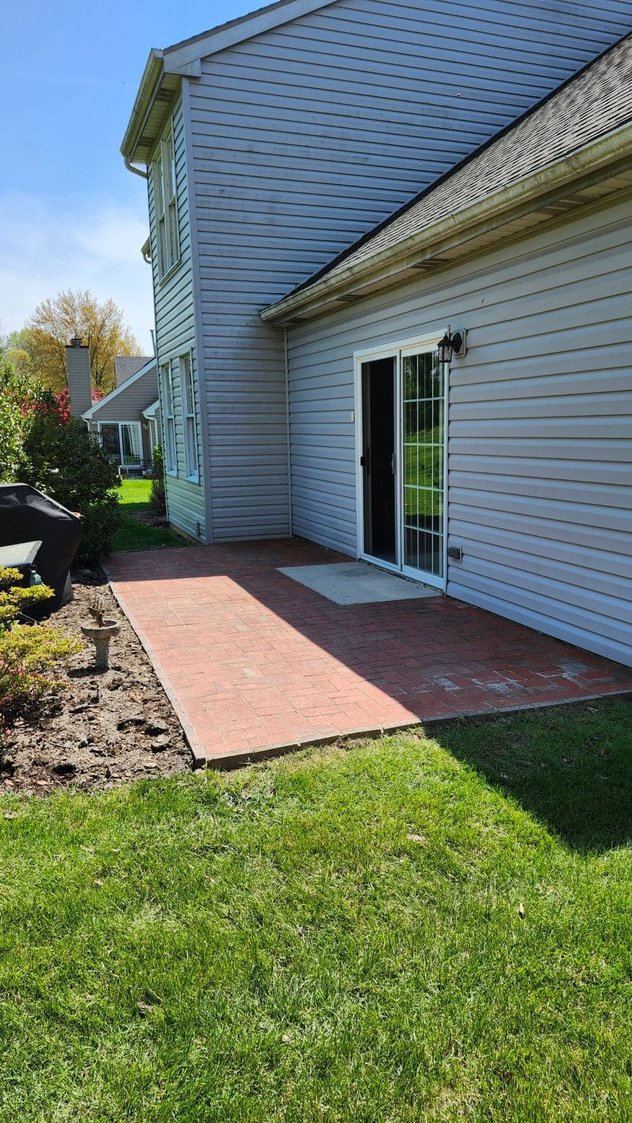 Gallery photos for Fresh Patio Transformation in Vibrant Setting: Image #2