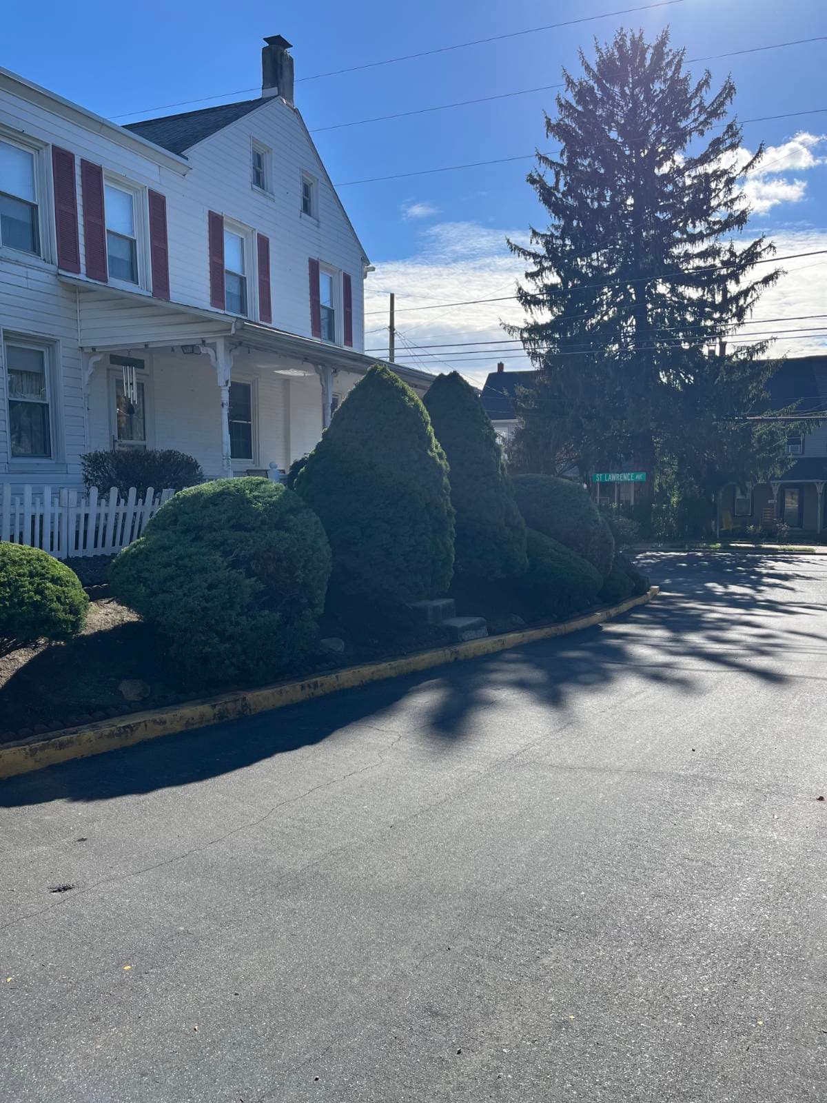 Gallery photos for Trimming Expertise Transforms Residential Landscape: Image #2